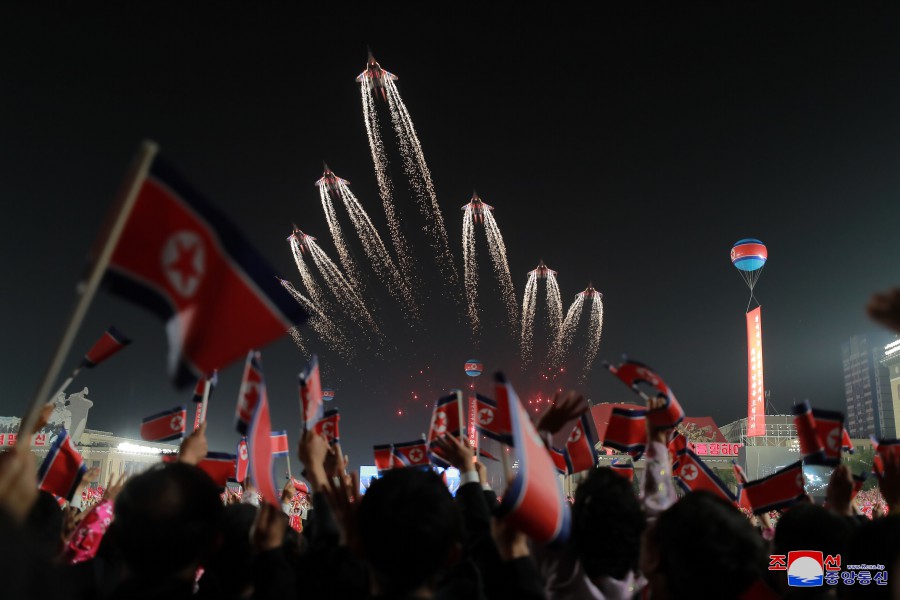 34-조선인민군창건 90돐경축 열병식